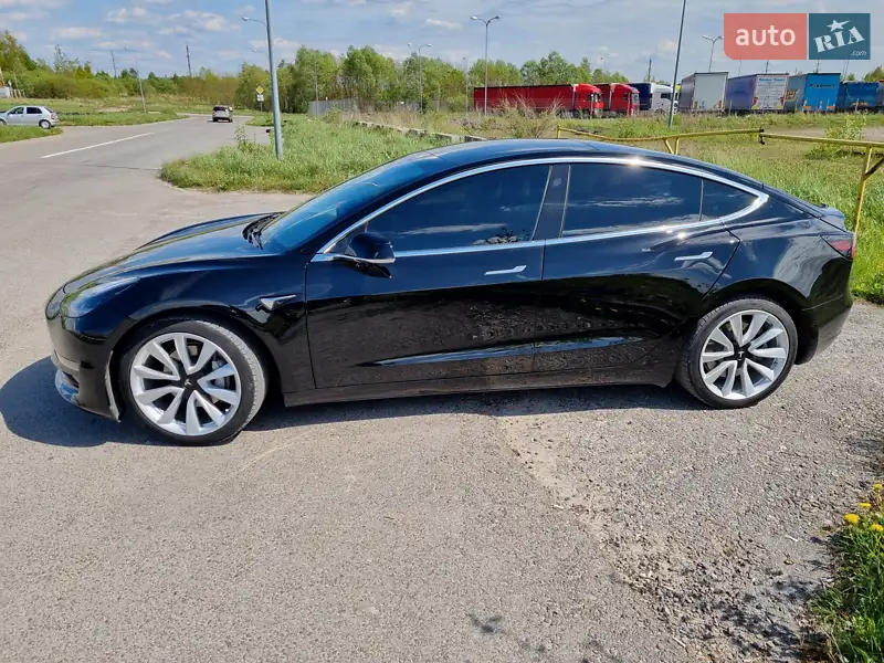 Tesla Model 3 2019