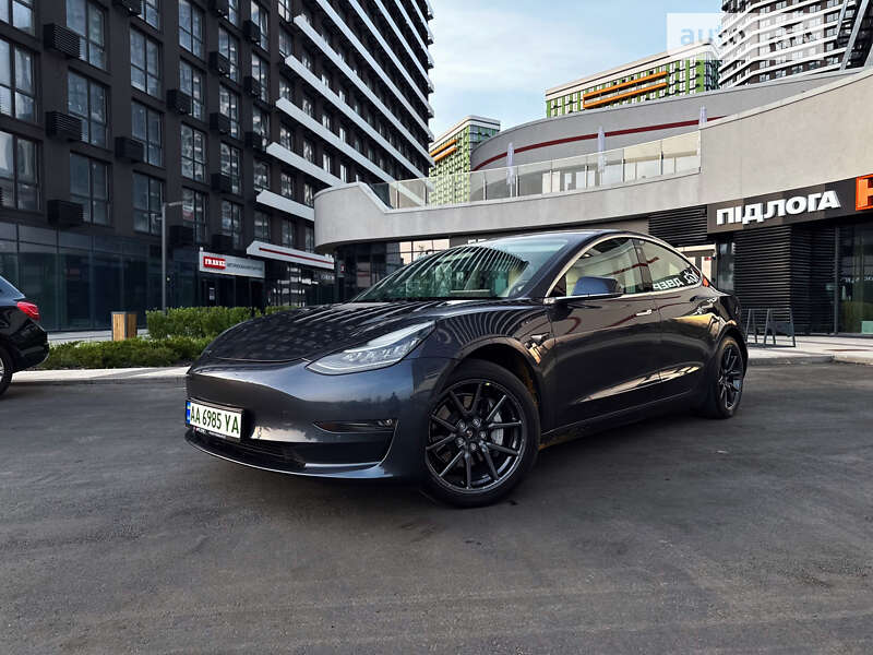 Седан Tesla Model 3 2019 в Харькове