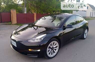 Седан Tesla Model 3 2021 в Чернівцях