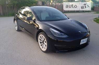 Седан Tesla Model 3 2021 в Черновцах