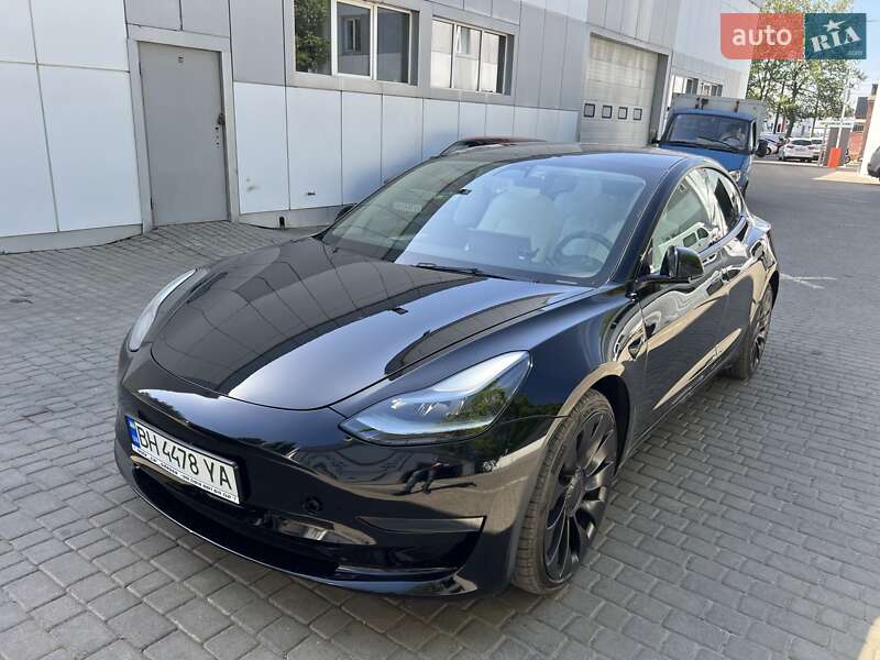 Седан Tesla Model 3 2023 в Одессе