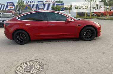 Седан Tesla Model 3 2020 в Львове