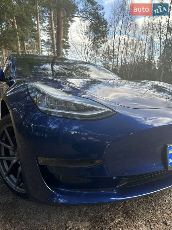 Седан Tesla Model 3 2020 в Киеве