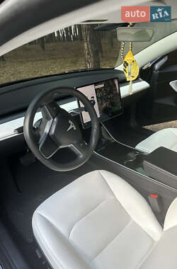 Седан Tesla Model 3 2020 в Киеве