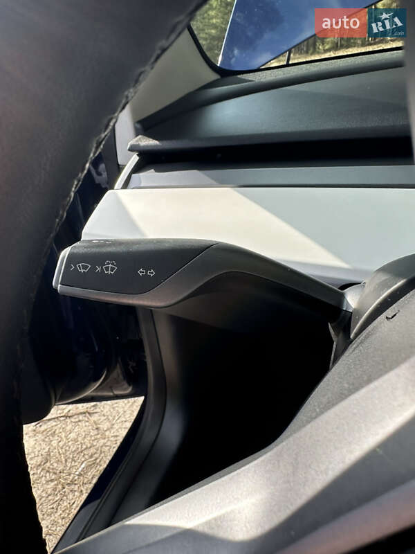 Седан Tesla Model 3 2020 в Киеве