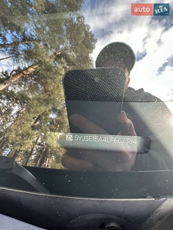 Седан Tesla Model 3 2020 в Киеве