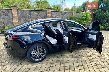 Седан Tesla Model 3 2019 в Рівному