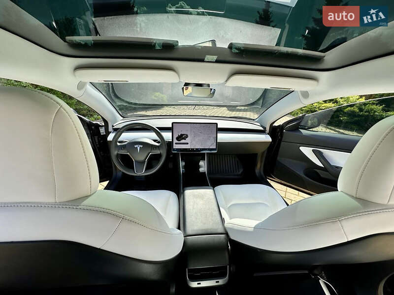 Седан Tesla Model 3 2019 в Рівному