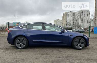 Седан Tesla Model 3 2018 в Киеве