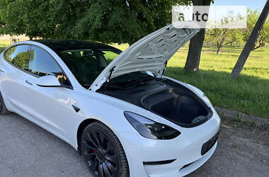 Седан Tesla Model 3 2022 в Виннице