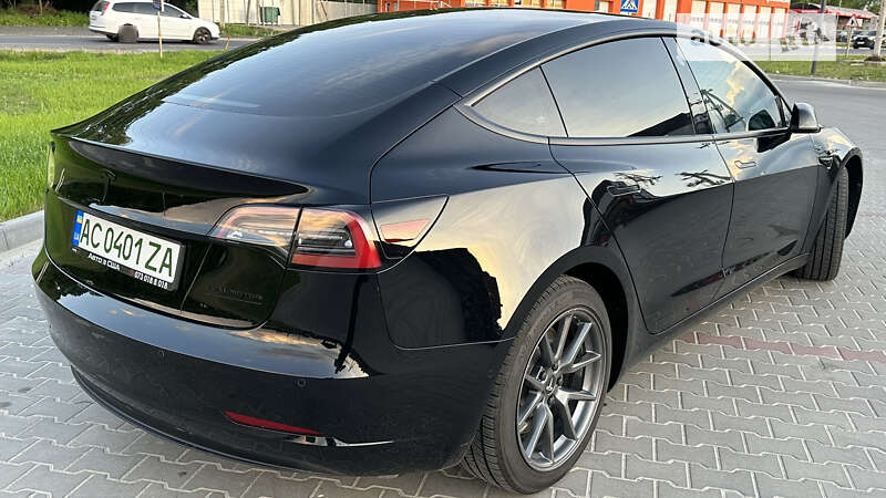 Седан Tesla Model 3 2021 в Луцьку