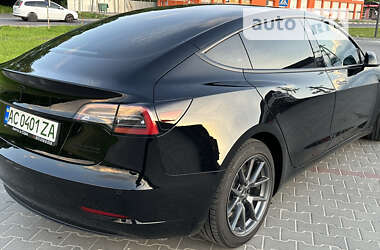 Седан Tesla Model 3 2021 в Луцке