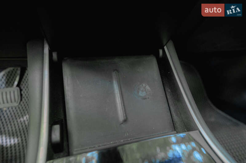 Седан Tesla Model 3 2018 в Львове