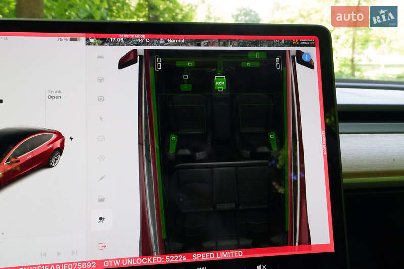 Седан Tesla Model 3 2018 в Львове