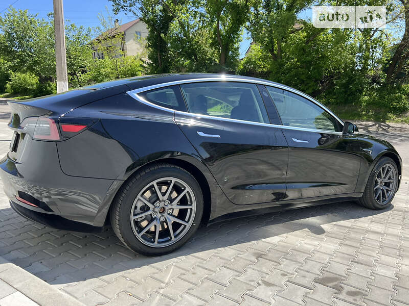 Седан Tesla Model 3 2019 в Києві