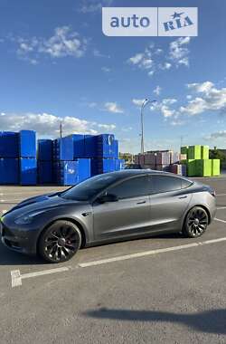 Седан Tesla Model 3 2022 в Мукачевому