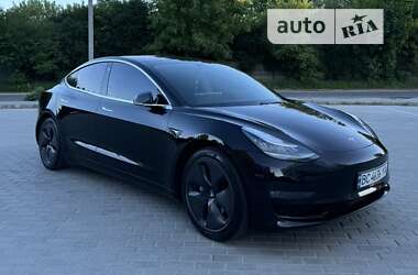 Седан Tesla Model 3 2018 в Львове