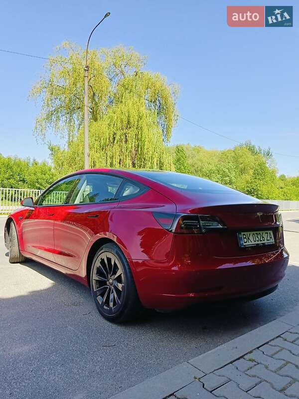 Седан Tesla Model 3 2022 в Рівному