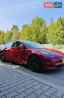 Седан Tesla Model 3 2022 в Ровно