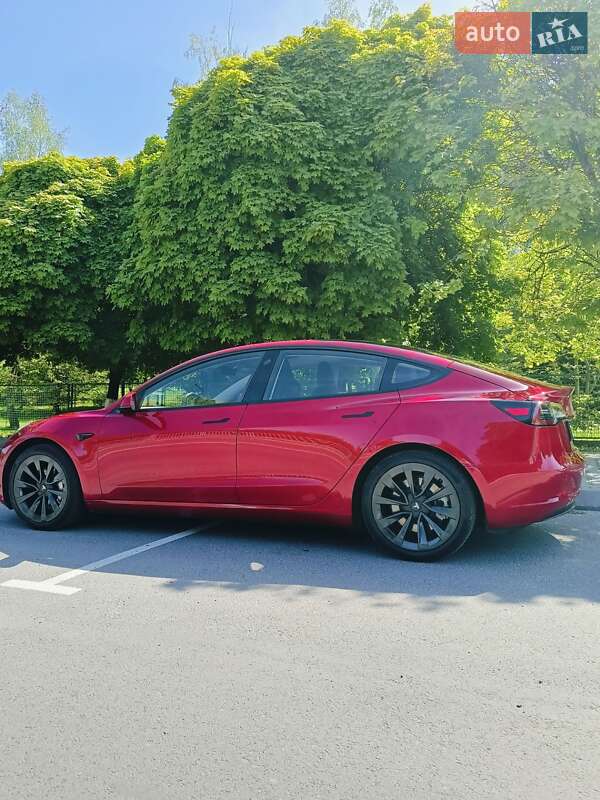 Седан Tesla Model 3 2022 в Рівному