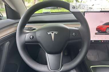 Седан Tesla Model 3 2022 в Черкасах