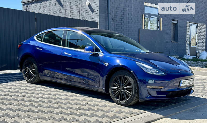 Tesla Model 3 2019