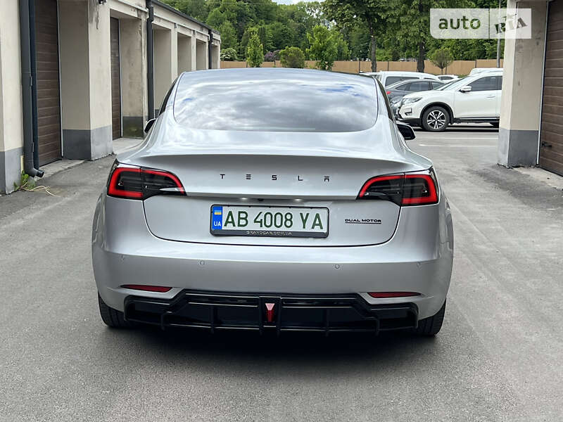 Седан Tesla Model 3 2018 в Виннице