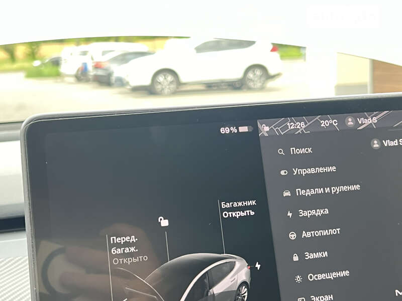 Седан Tesla Model 3 2018 в Виннице