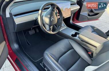 Седан Tesla Model 3 2022 в Ровно