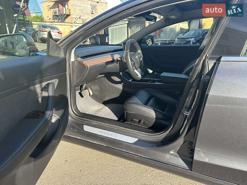 Седан Tesla Model 3 2019 в Києві