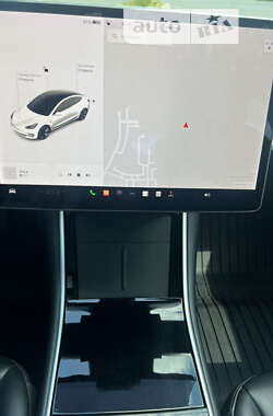 Седан Tesla Model 3 2020 в Днепре