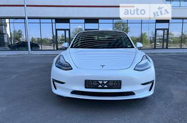 Седан Tesla Model 3 2019 в Киеве