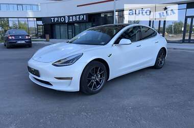 Седан Tesla Model 3 2019 в Киеве