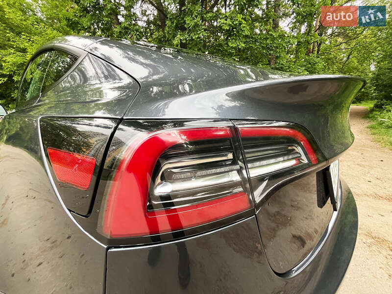 Седан Tesla Model 3 2023 в Киеве