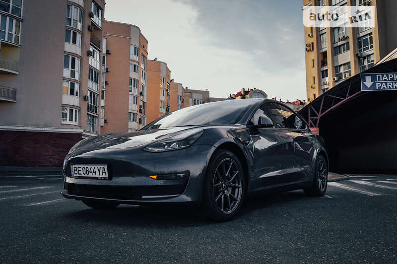 Седан Tesla Model 3 2022 в Миколаєві