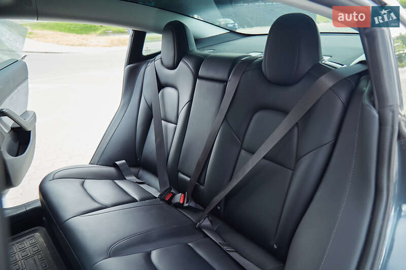 Седан Tesla Model 3 2018 в Киеве