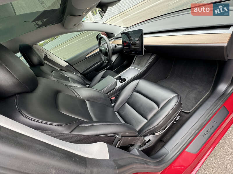 Седан Tesla Model 3 2021 в Харкові