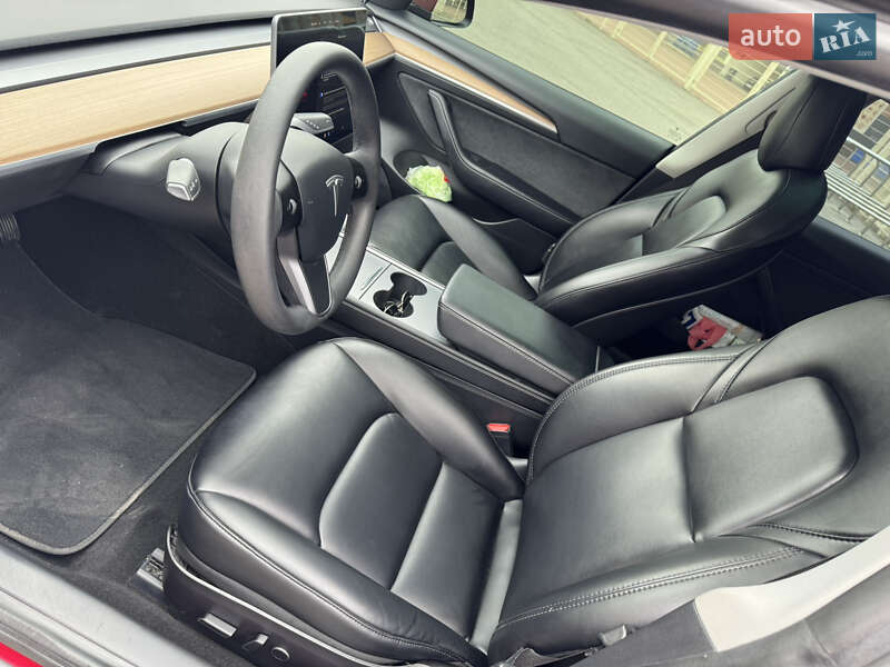 Седан Tesla Model 3 2021 в Харкові