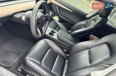 Седан Tesla Model 3 2021 в 
