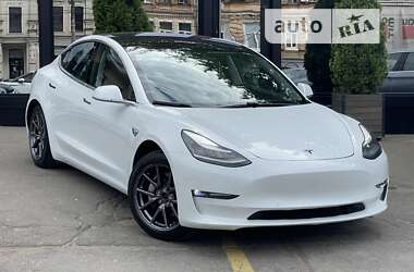 Седан Tesla Model 3 2018 в Киеве