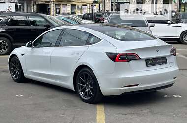 Седан Tesla Model 3 2018 в Киеве