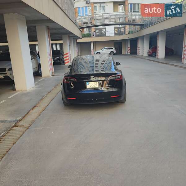 Седан Tesla Model 3 2022 в Одессе