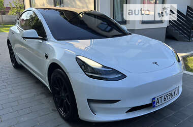 Седан Tesla Model 3 2018 в Надвірній