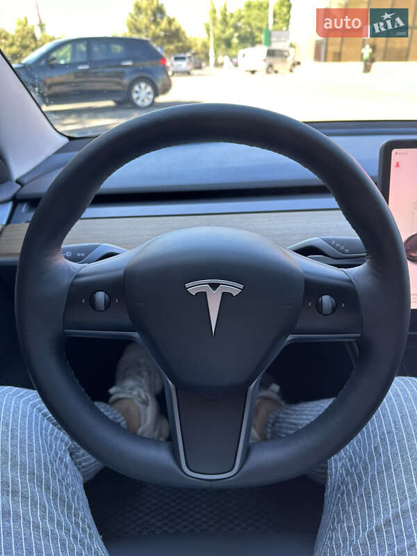 Седан Tesla Model 3 2021 в Одессе