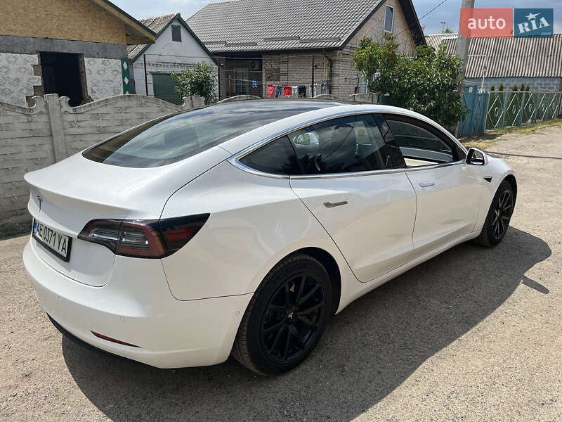Седан Tesla Model 3 2020 в Новомосковську