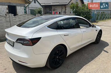 Седан Tesla Model 3 2020 в 