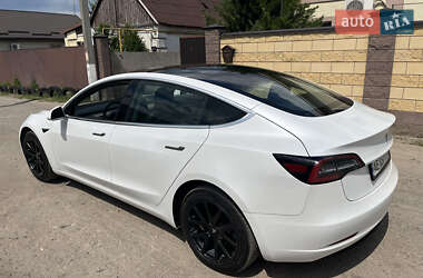 Седан Tesla Model 3 2020 в 