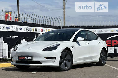 Седан Tesla Model 3 2022 в Киеве