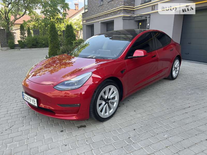 Седан Tesla Model 3 2022 в Львові