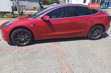 Седан Tesla Model 3 2019 в Івано-Франківську